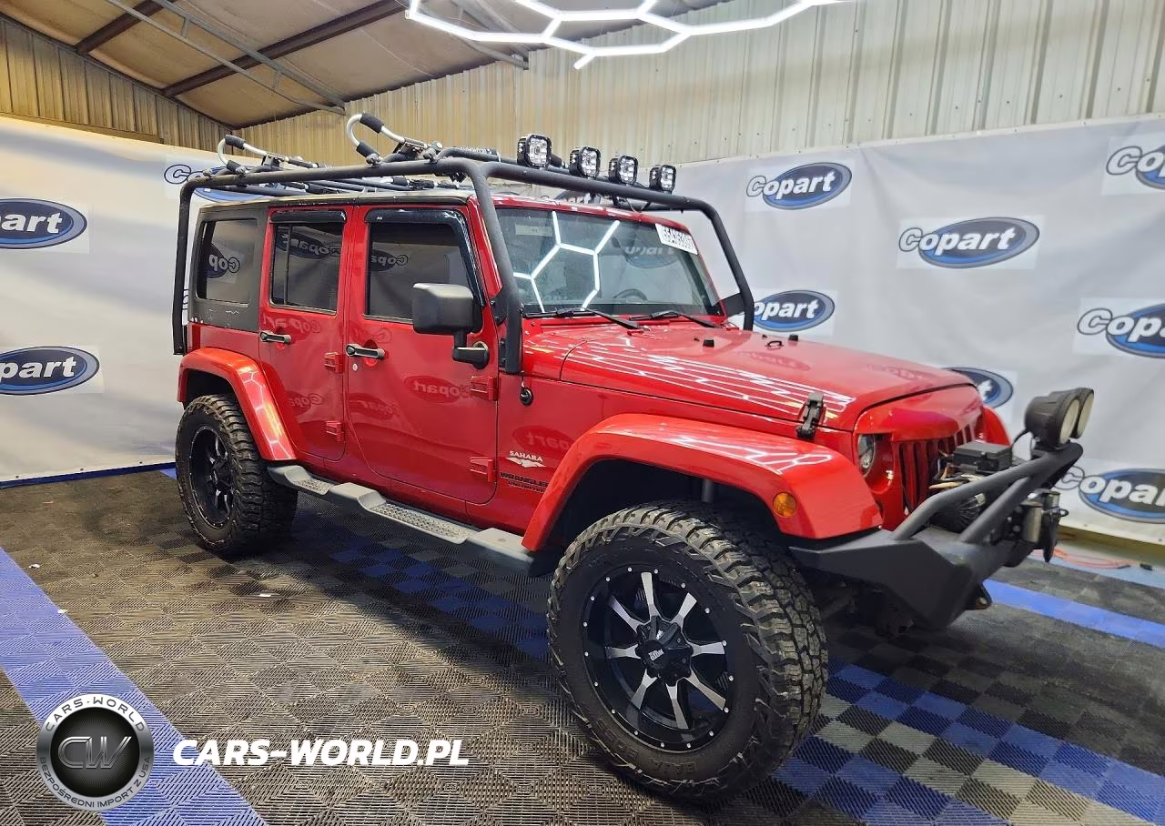 2014 Jeep Wrangler Unlimited Sahara VIN:1C4BJWEG3EL257965 - 4