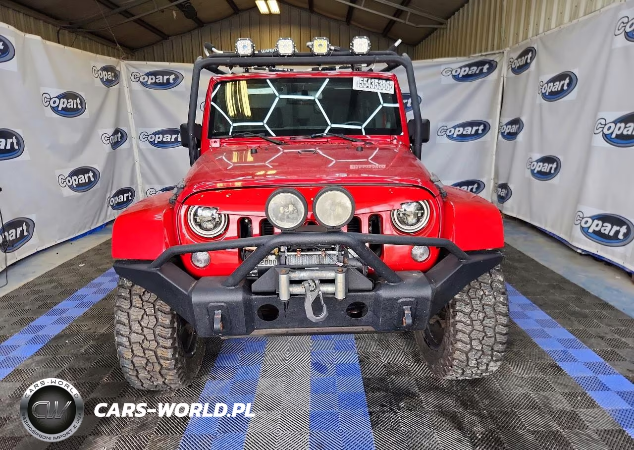 2014 Jeep Wrangler Unlimited Sahara VIN:1C4BJWEG3EL257965 - 5