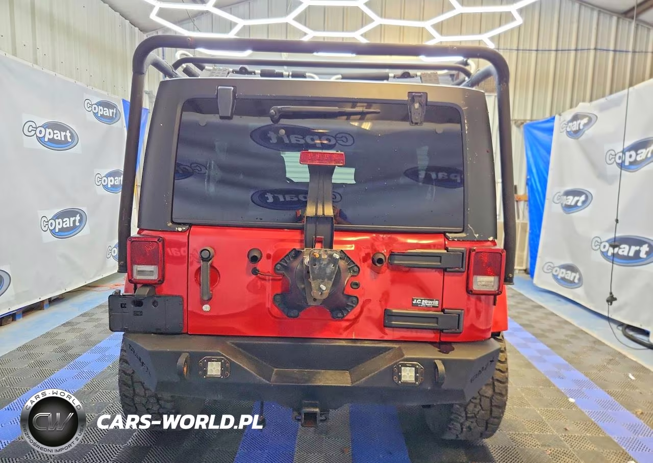 2014 Jeep Wrangler Unlimited Sahara VIN:1C4BJWEG3EL257965 - 6