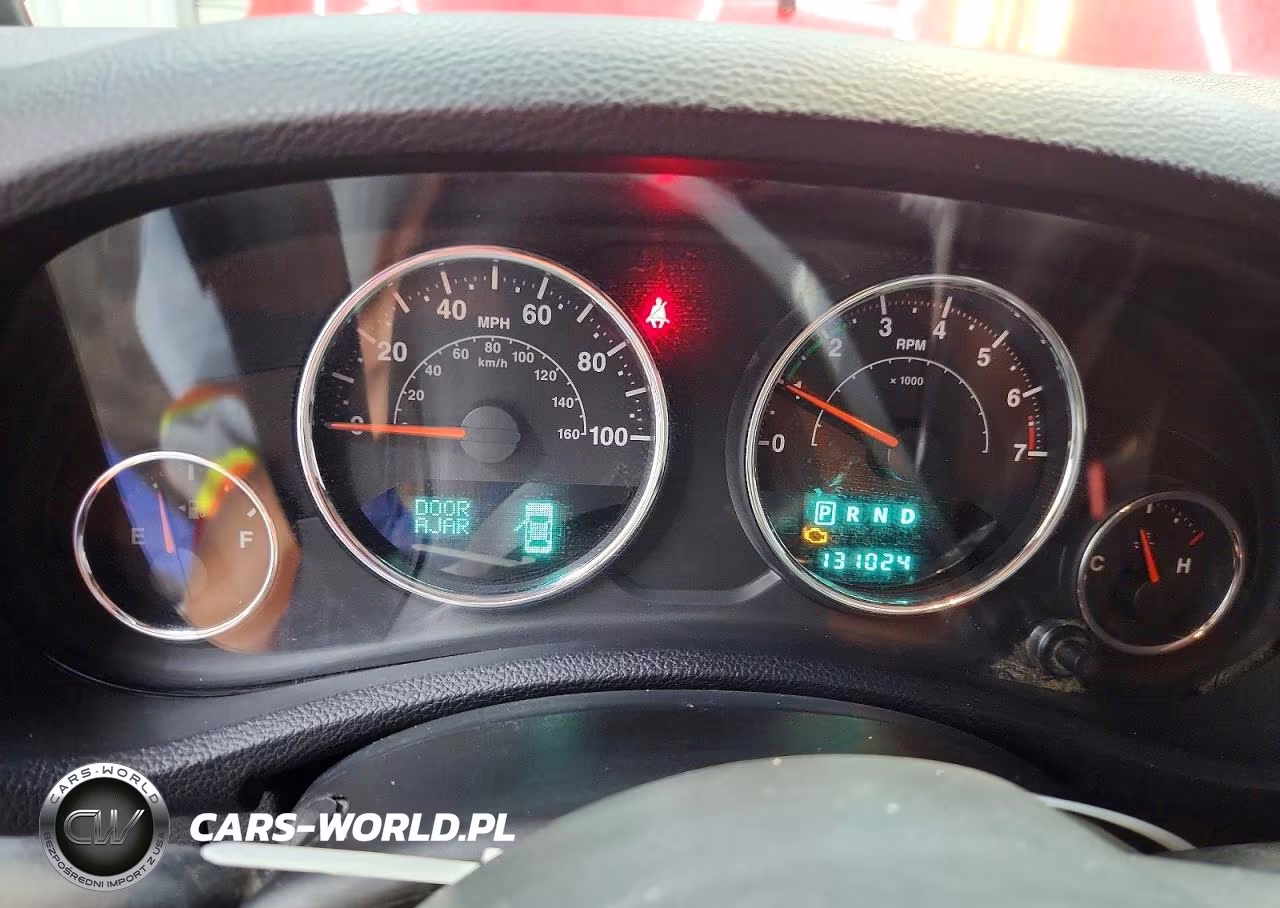 2014 Jeep Wrangler Unlimited Sahara VIN:1C4BJWEG3EL257965 - 9