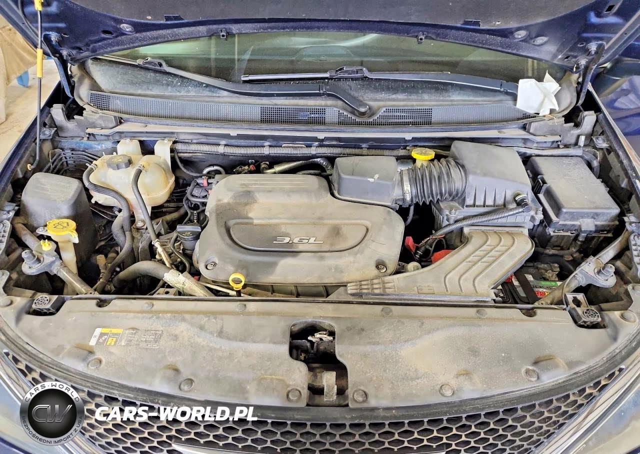 2017 Chrysler Pacifica Touring VIN:2C4RC1DG2HR587492 - 12