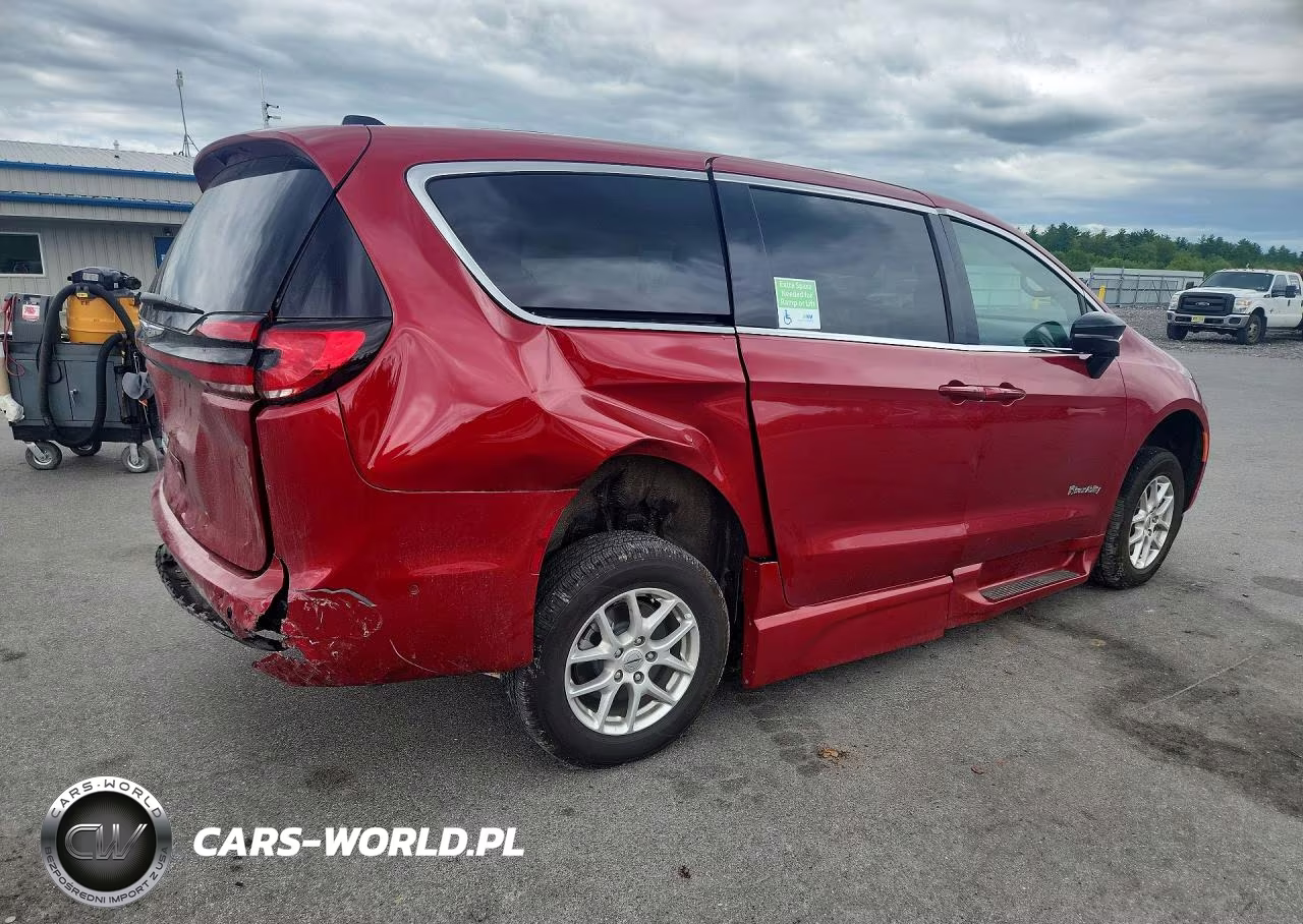 2025 Chrysler Pacifica Select VIN:2C4RC1BG6SR570978 - 3