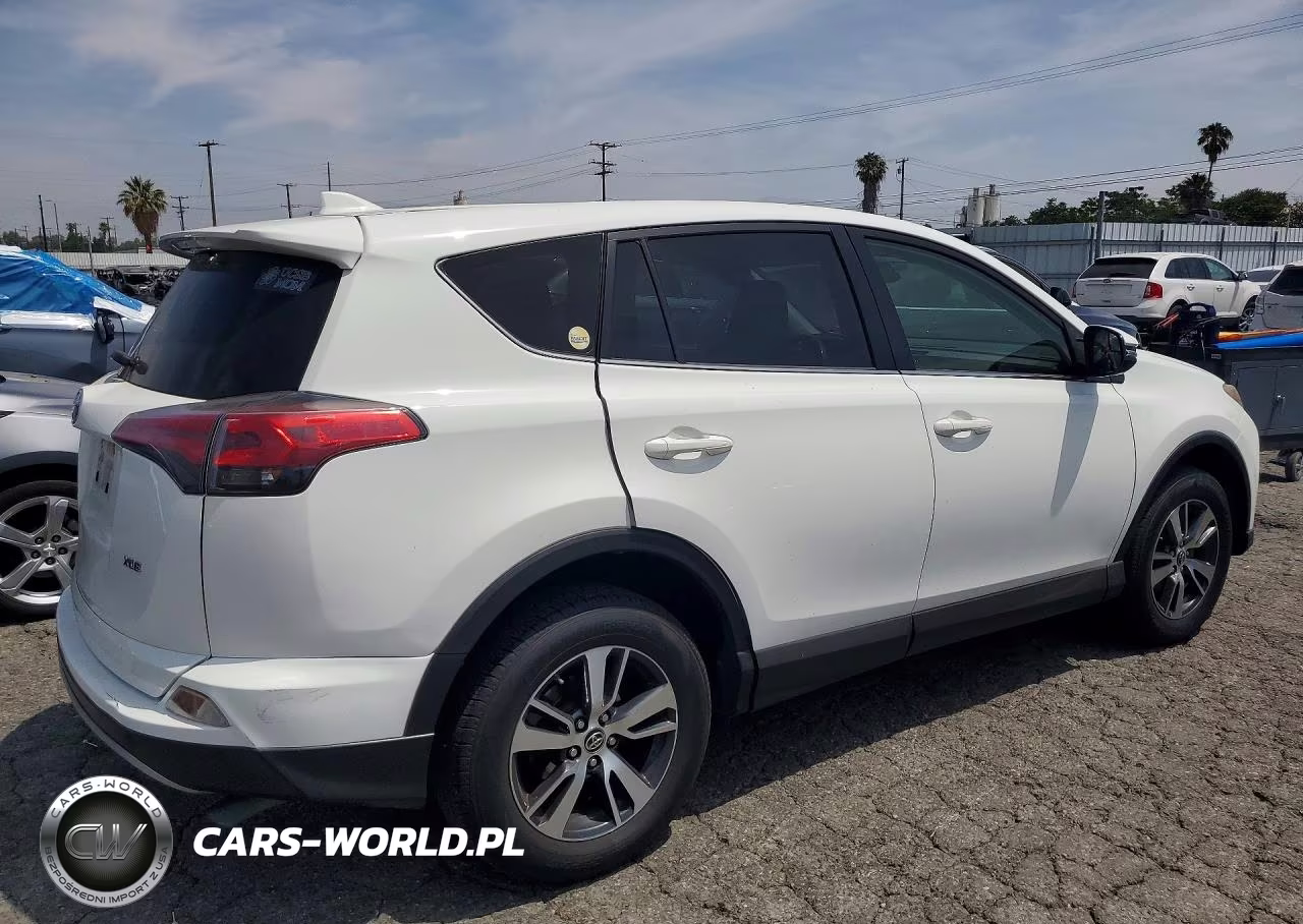 2018 Toyota Rav4 Xle VIN:JTMWFREV1JJ730819 - 3