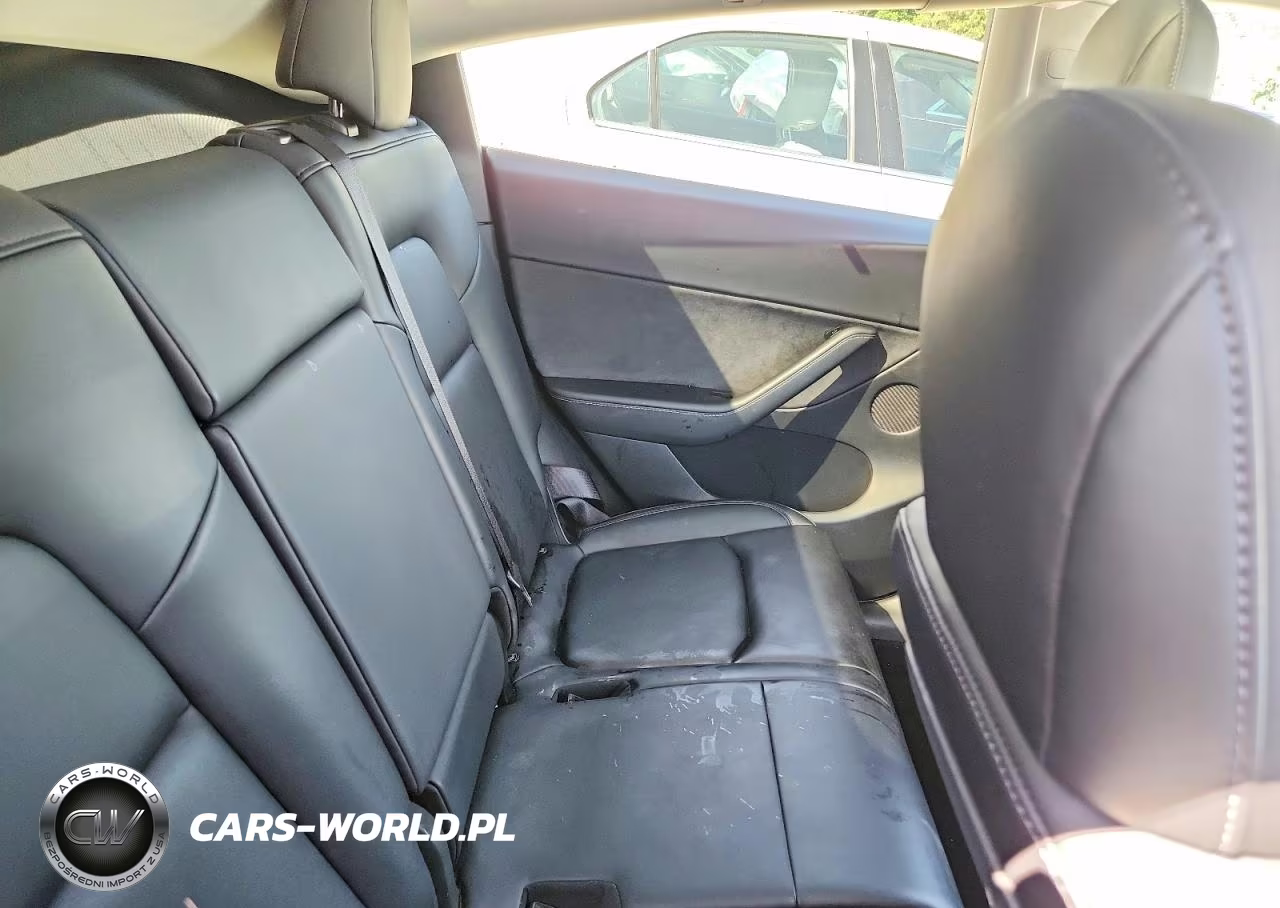 2021 Tesla Model Y VIN:5YJYGAEE0MF196165 - 11
