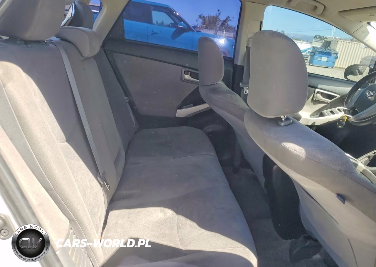 2012 Toyota Prius Three VIN:JTDKN3DUXC0336817 - 10