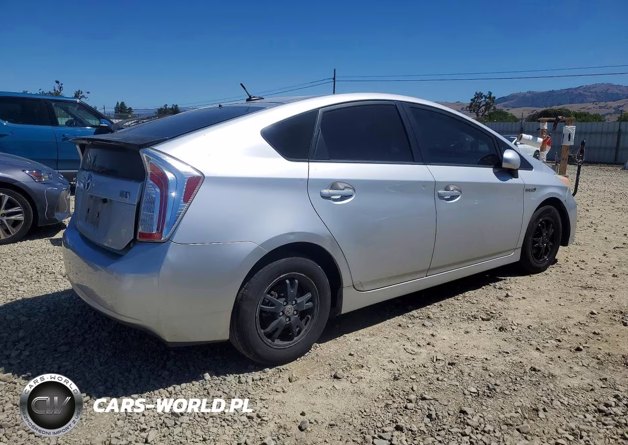 2012 Toyota Prius Three VIN:JTDKN3DUXC0336817 - 3