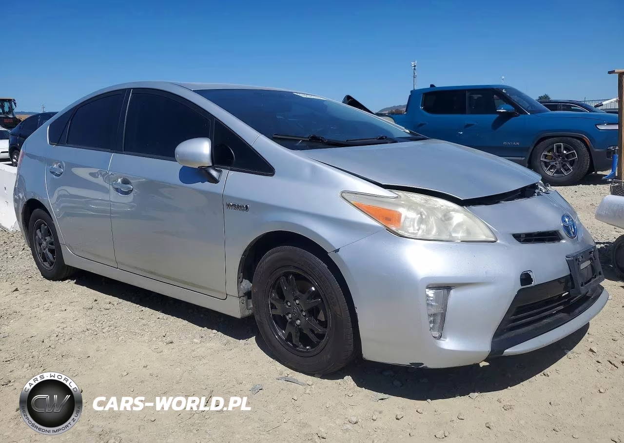 2012 Toyota Prius Three VIN:JTDKN3DUXC0336817 - 4