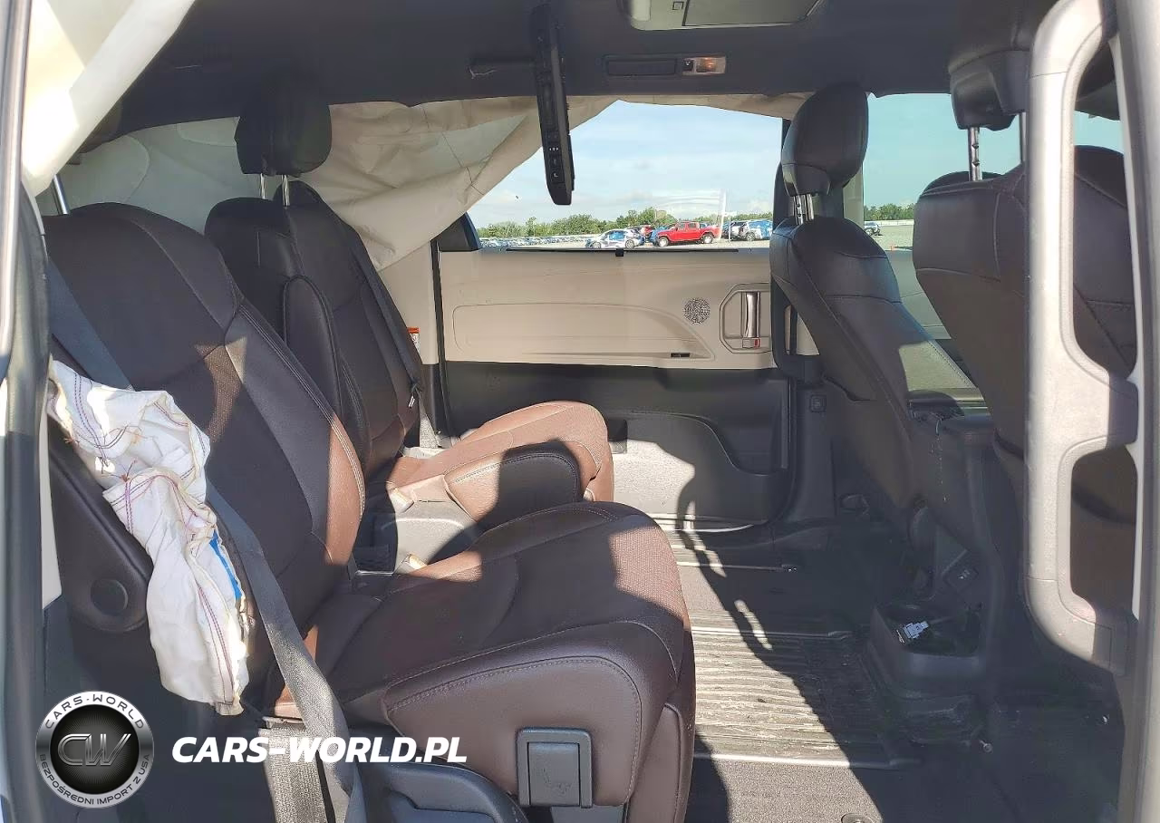2022 Toyota Sienna Platinum 7-Passenger VIN:5TDERKEC8NS089329 - 11