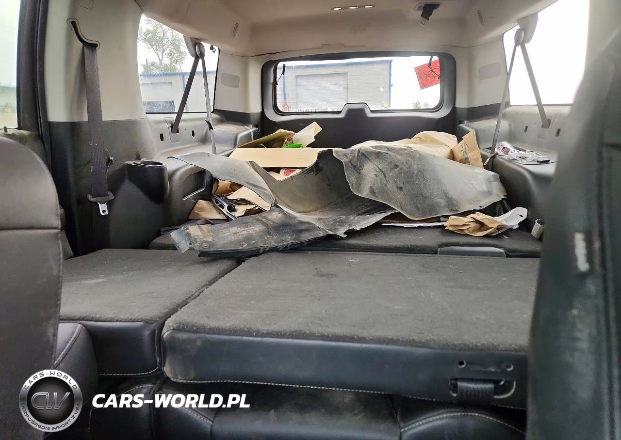 2020 Chevrolet Suburban C1500 Lt VIN:1GNSCHKC6LR301644 - 10