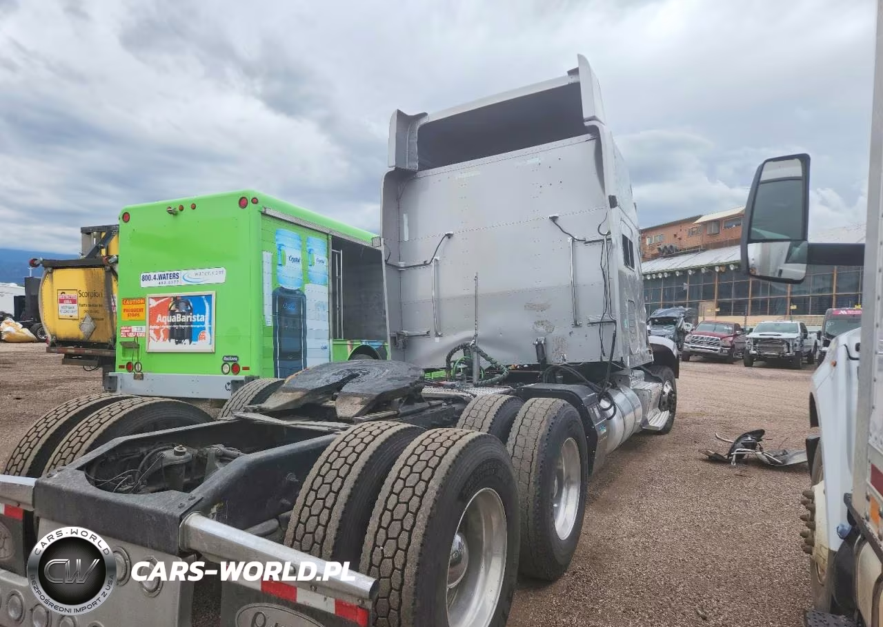 2012 Peterbilt 386 Semi Truck VIN:1XPHDP9X8CD154449 - 4