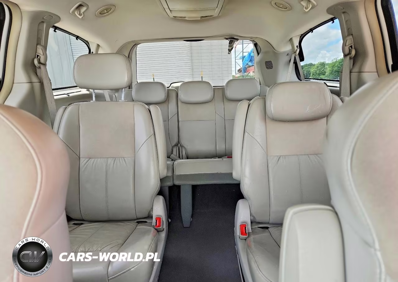 2008 Chrysler Town & Country Limited VIN:2A8HR64X08R646068 - 10