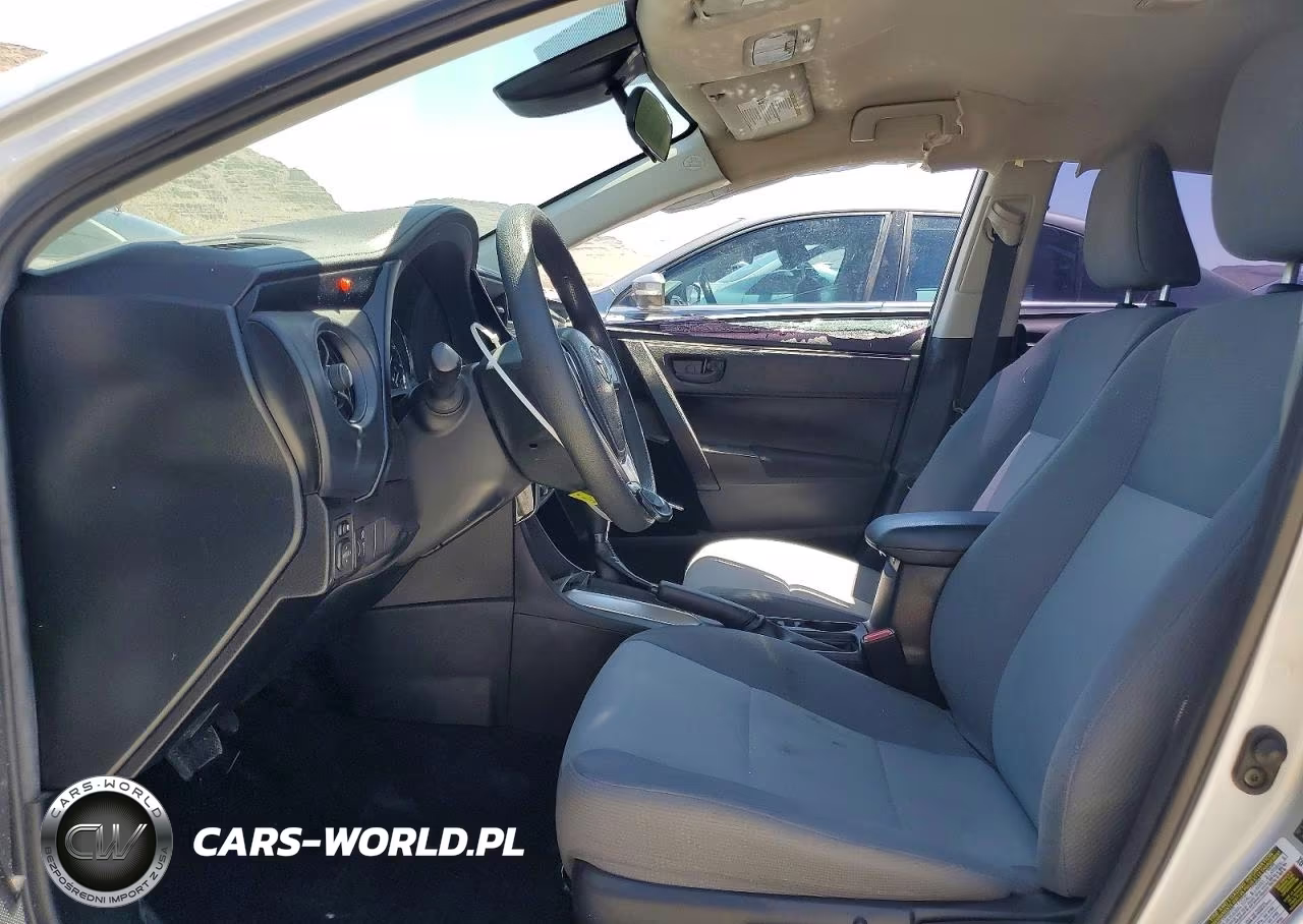 2019 Toyota Corolla L VIN:2T1BURHE5KC208742 - 7