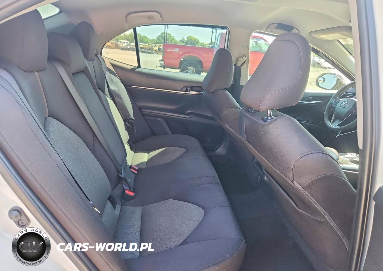 2020 Toyota Camry Le VIN:4T1C11AK2LU977410 - 10