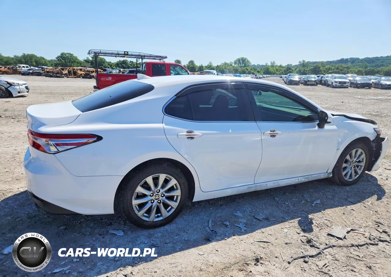 2020 Toyota Camry Le VIN:4T1C11AK2LU977410 - 3