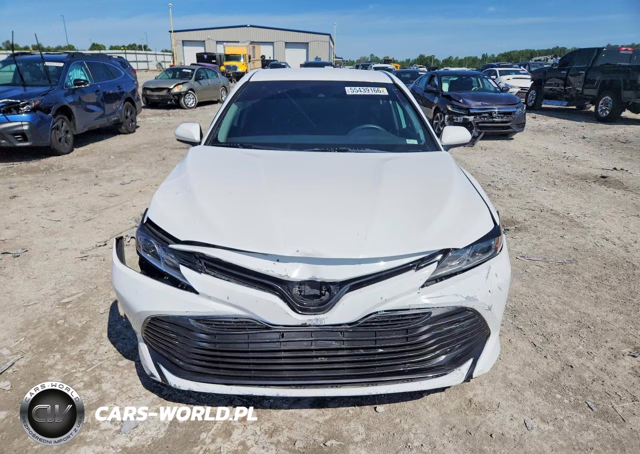2020 Toyota Camry Le VIN:4T1C11AK2LU977410 - 5