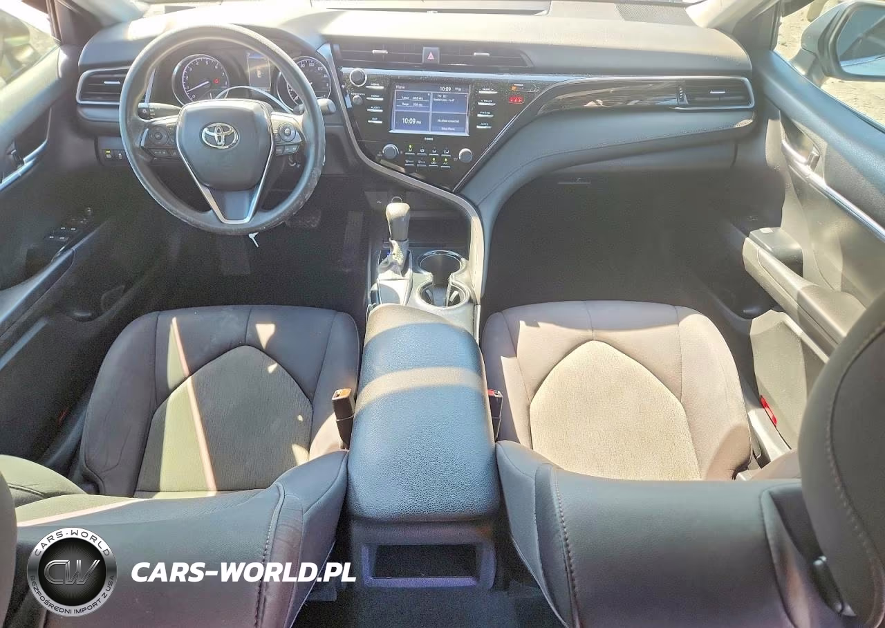 2020 Toyota Camry Le VIN:4T1C11AK2LU977410 - 8