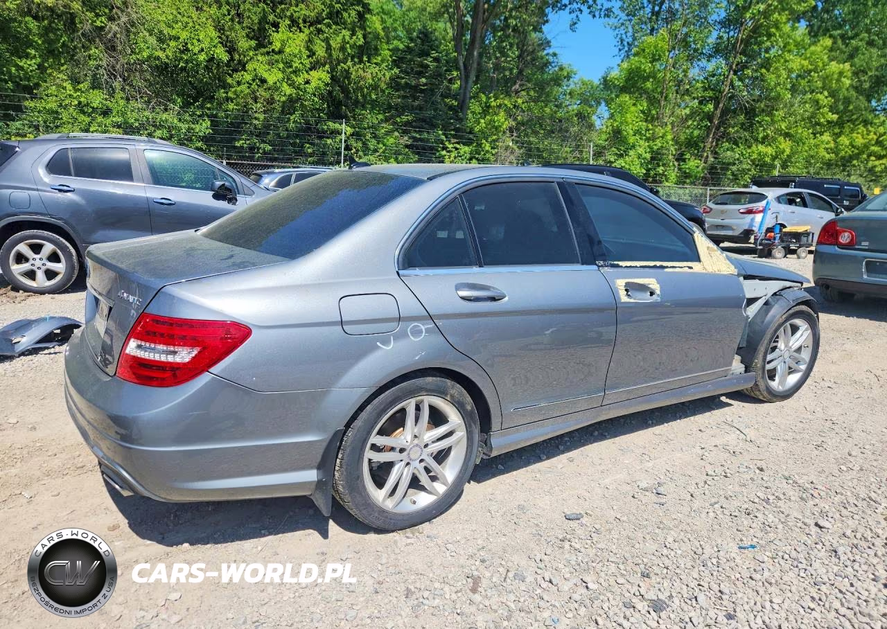 MERCEDES-BENZ C 300 4MAT VIN:WDDGF8ABXDR248582 - 3