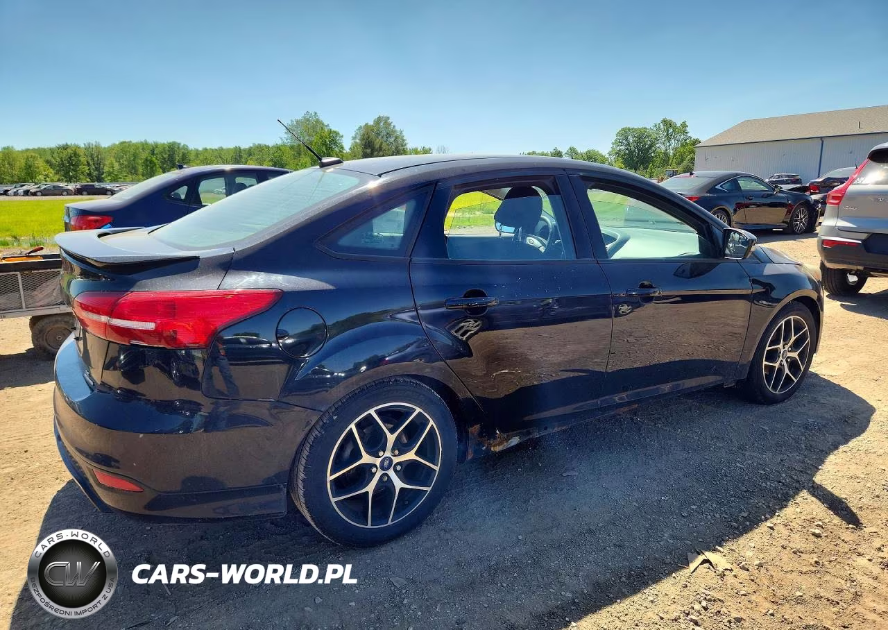 2016 Ford Focus Se VIN:1FADP3F21GL207969 - 3