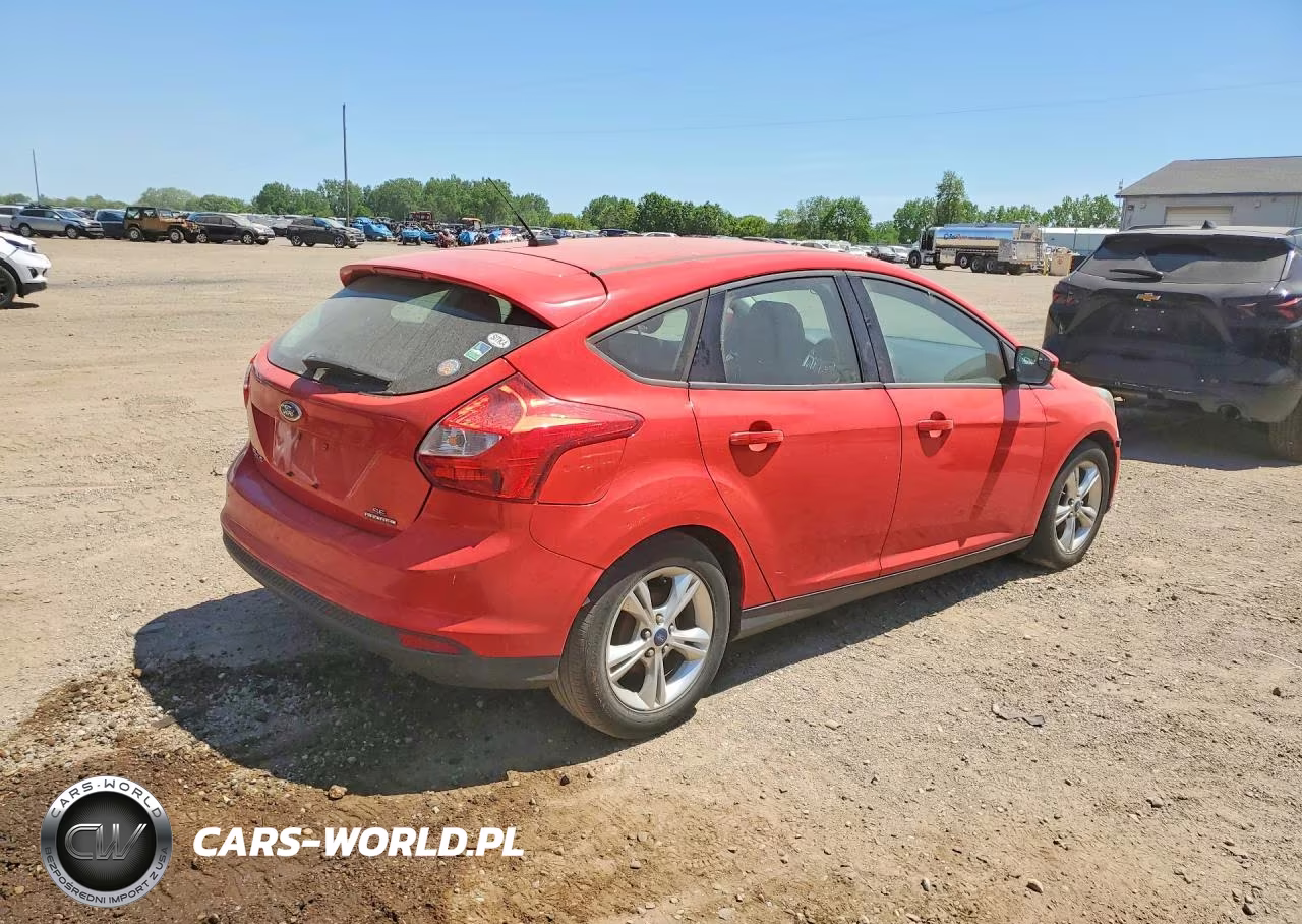 2014 Ford Focus Se VIN:1FADP3K22EL132878 - 3