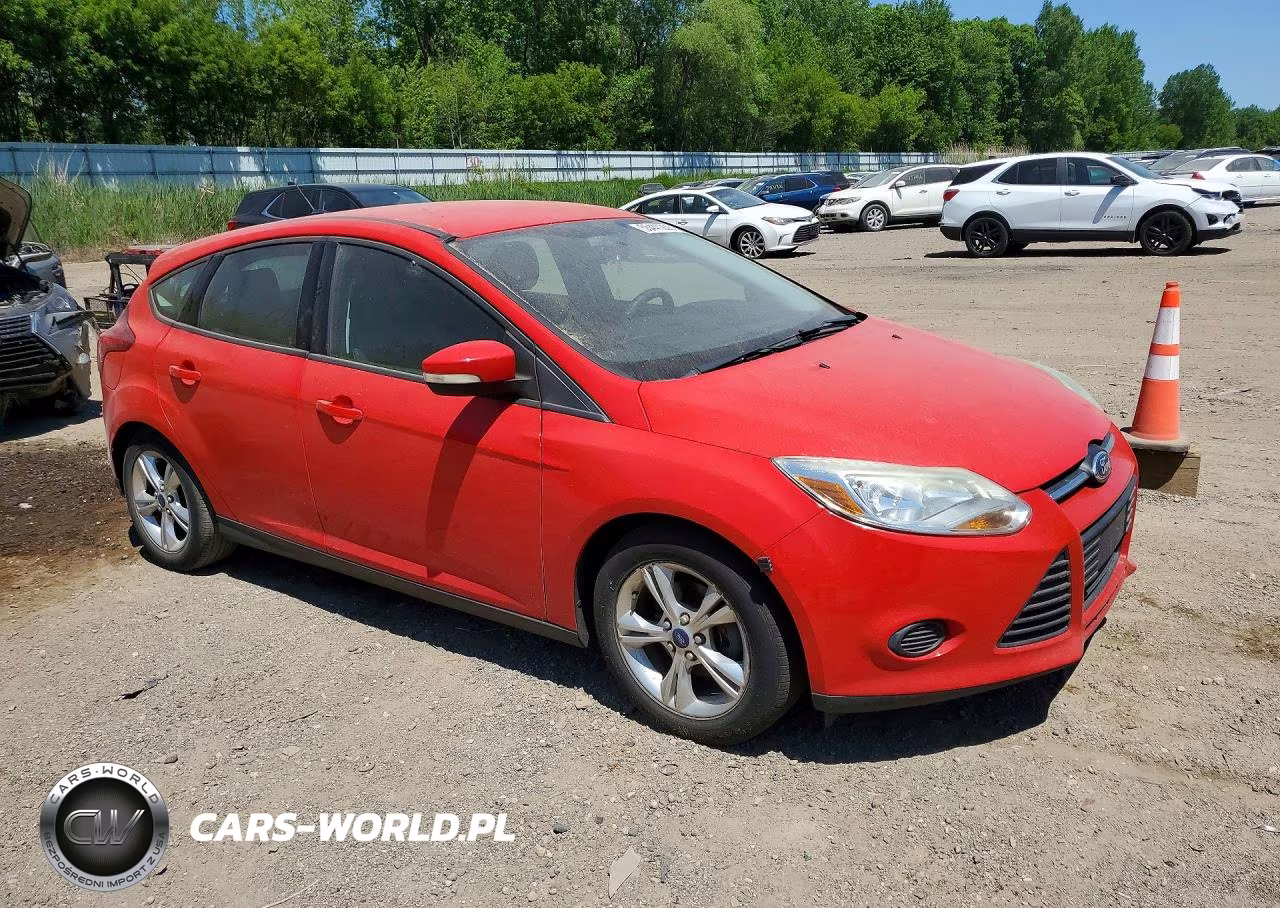 2014 Ford Focus Se VIN:1FADP3K22EL132878 - 4