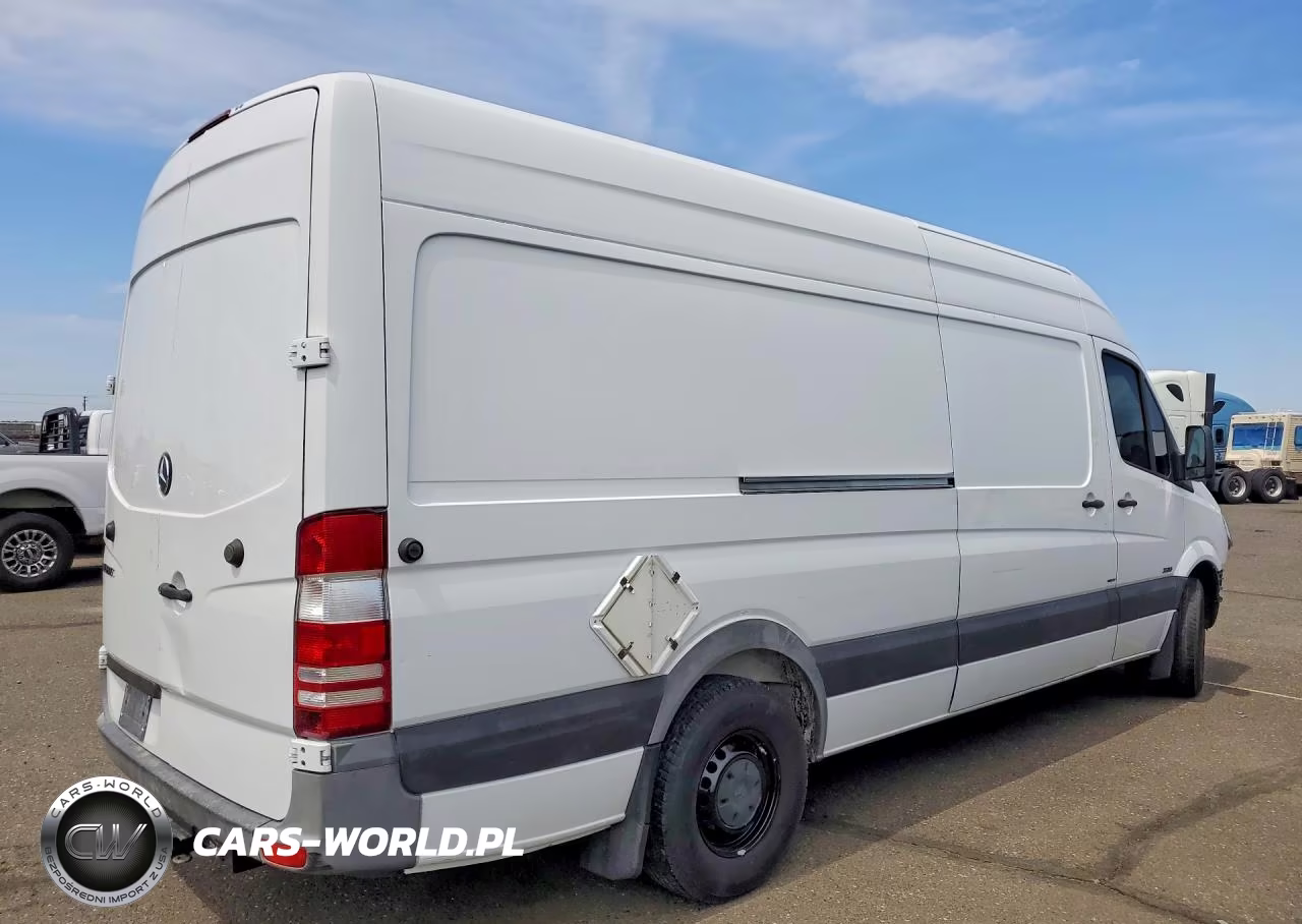 2011 Mercedes Benz Sprinter 2500 Delivery Van VIN:WD3PE8CB1B5600795 - 3