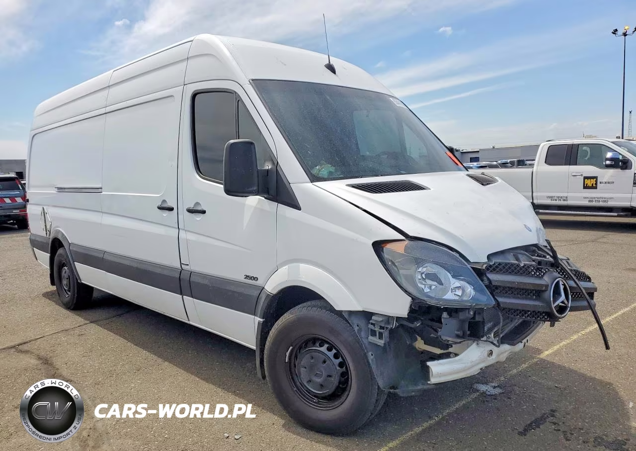 2011 Mercedes Benz Sprinter 2500 Delivery Van VIN:WD3PE8CB1B5600795 - 4