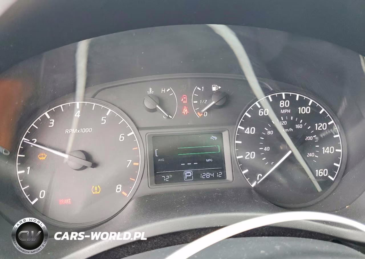 2015 Nissan Sentra S VIN:3N1AB7AP3FY374882 - 9