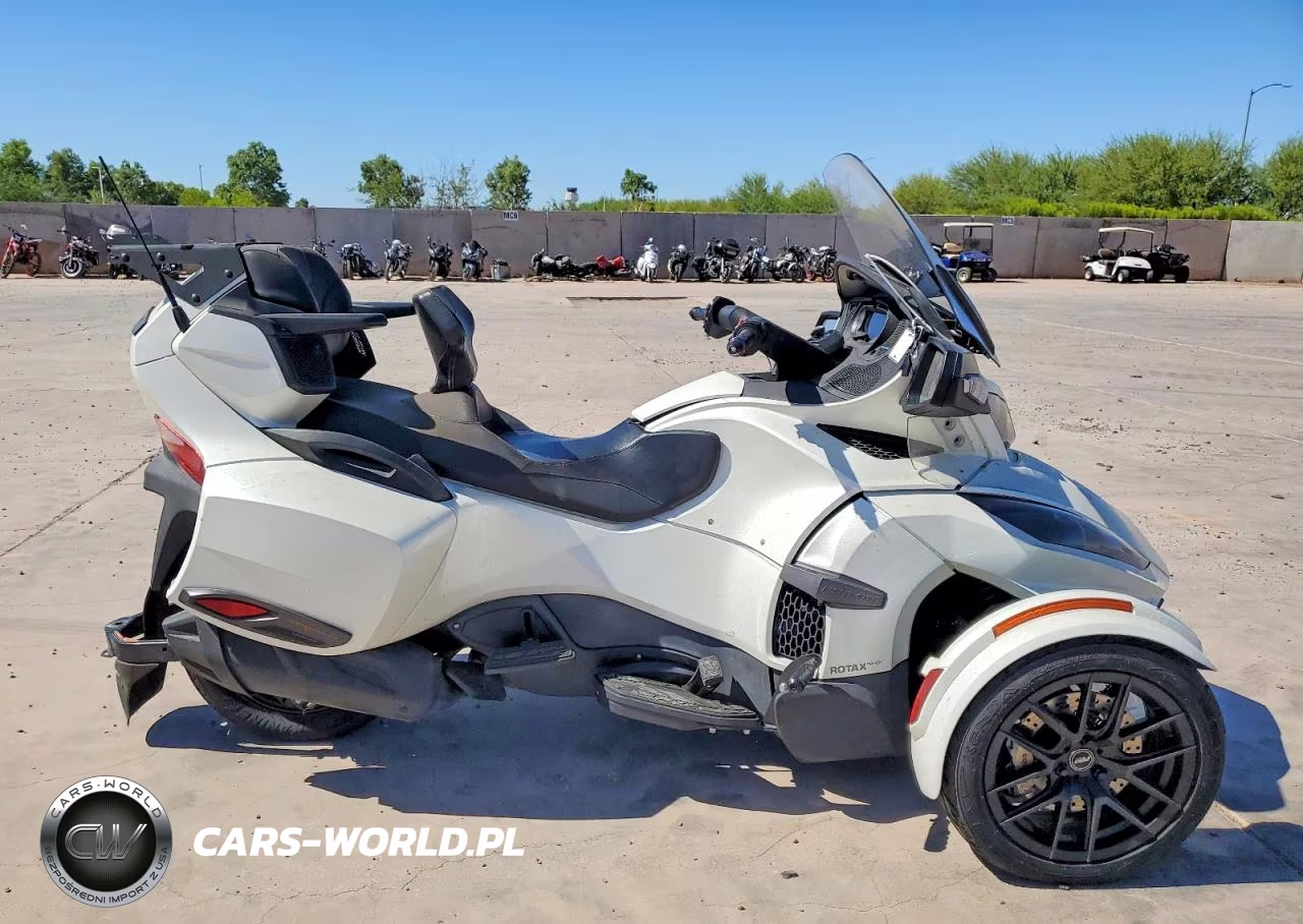 2018 Can-Am Spyder Roadster Rt