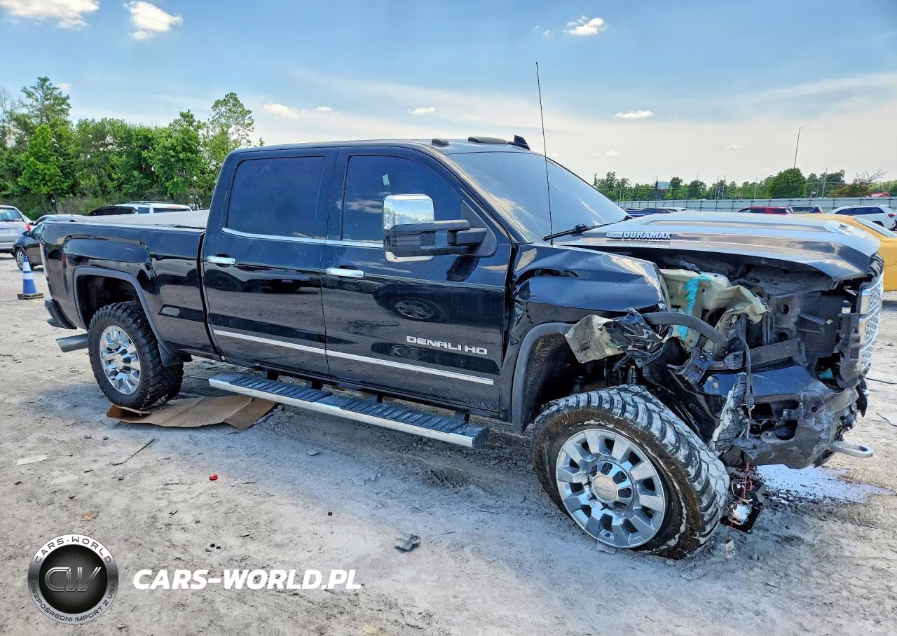 2018 GMC Sierra K2500 Denali VIN:1GT12UEY4JF251946 - 4
