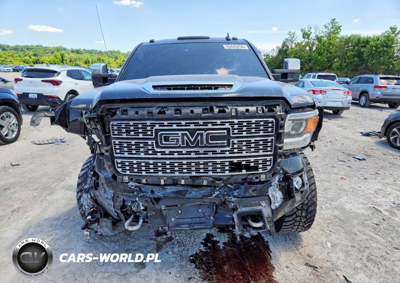 2018 GMC Sierra K2500 Denali VIN:1GT12UEY4JF251946 - 5