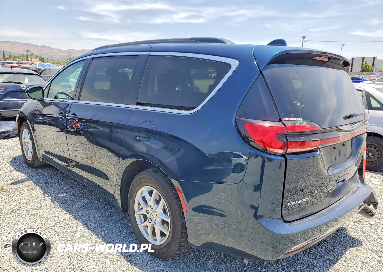 2022 Chrysler Pacifica Touring L VIN:2C4RC1BG9NR108810 - 2