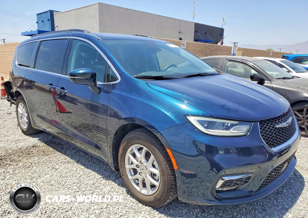 2022 Chrysler Pacifica Touring L VIN:2C4RC1BG9NR108810 - 4