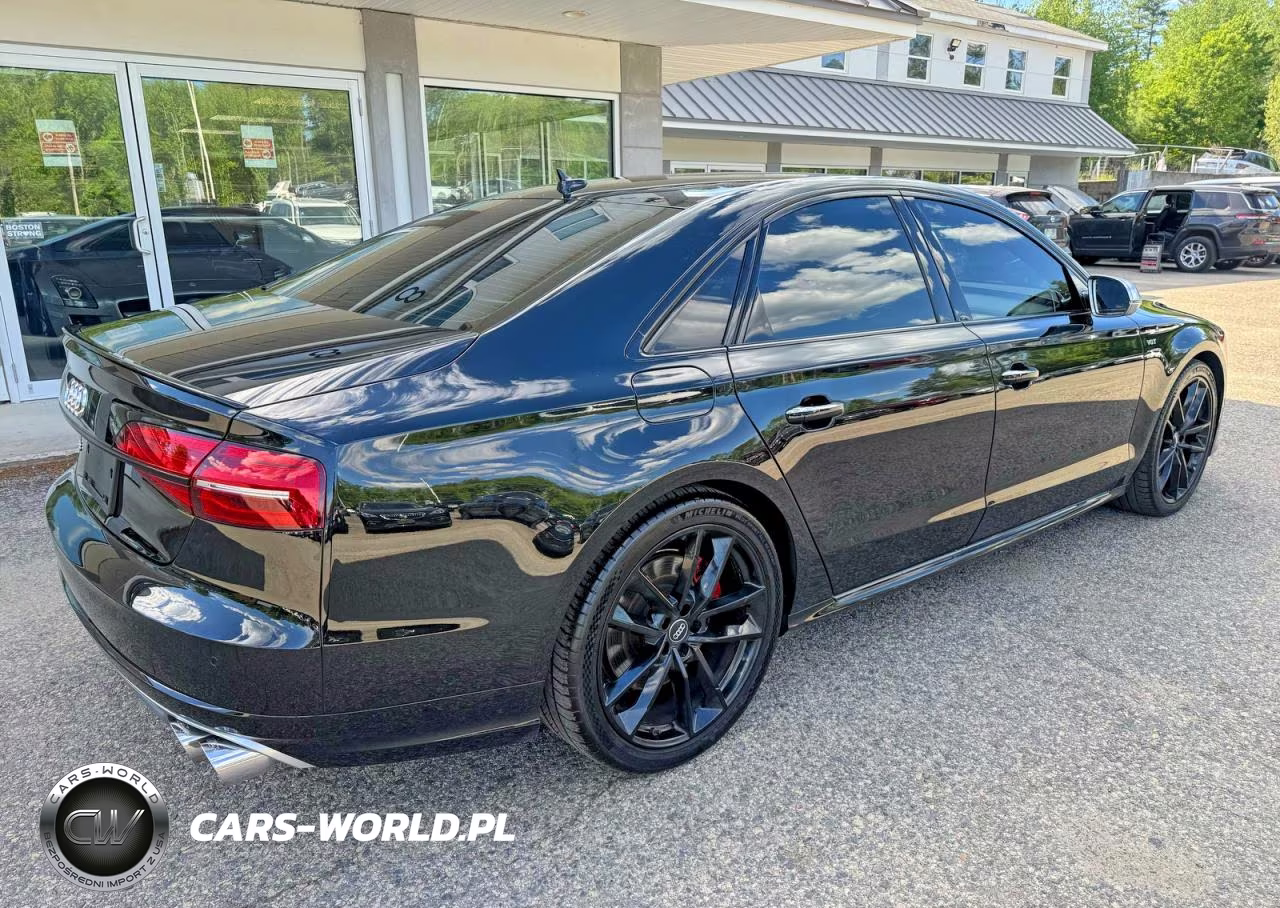2017 Audi S8 Plus Quattro VIN:WUAJ5AFD5HN901064 - 4