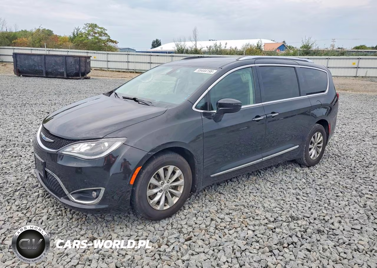 2018 Chrysler Pacifica Touring L Plus VIN:2C4RC1EGXJR261881 - 1
