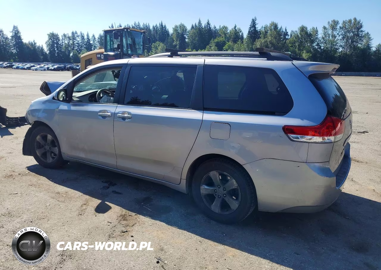 2011 Toyota Sienna Le VIN:5TDKK3DC7BS032484 - 2