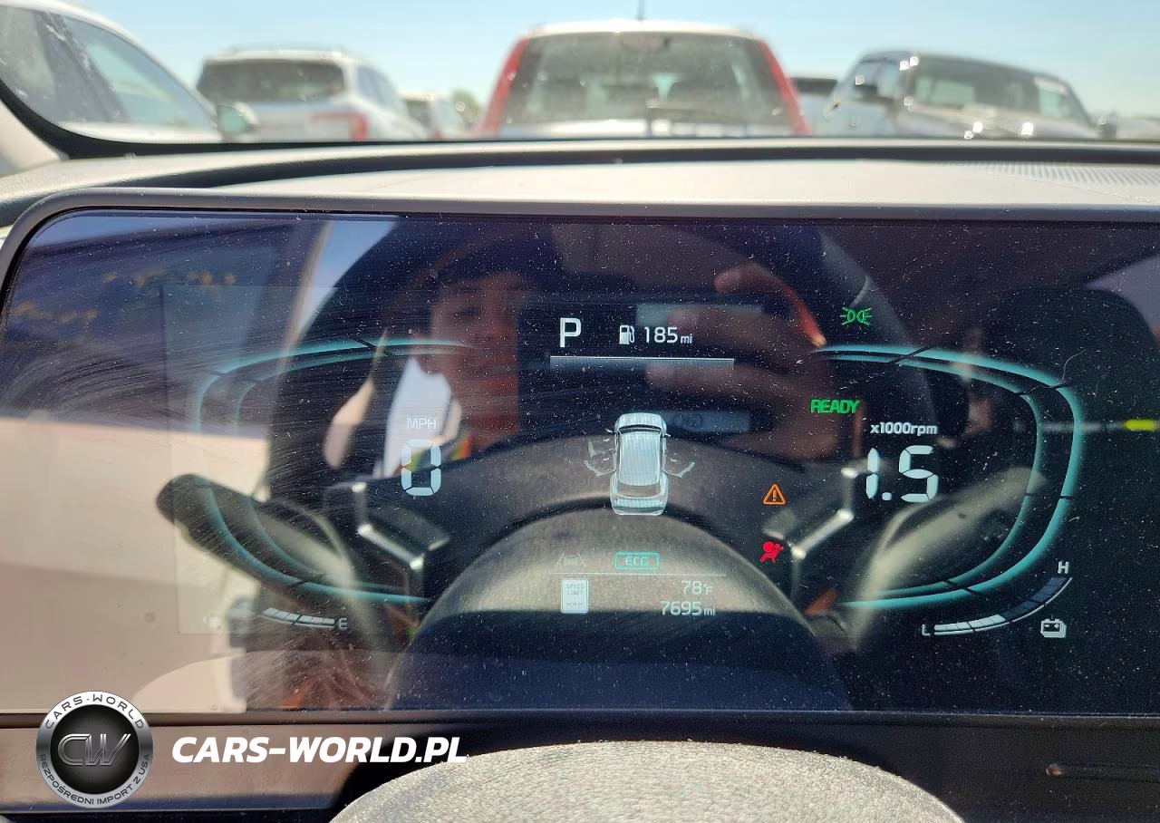 2025 Kia Sportage VIN:KNDPVCDG1S7251449 - 9