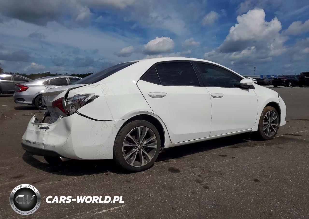 2018 Toyota Corolla Se VIN:5YFBURHE5JP848173 - 3