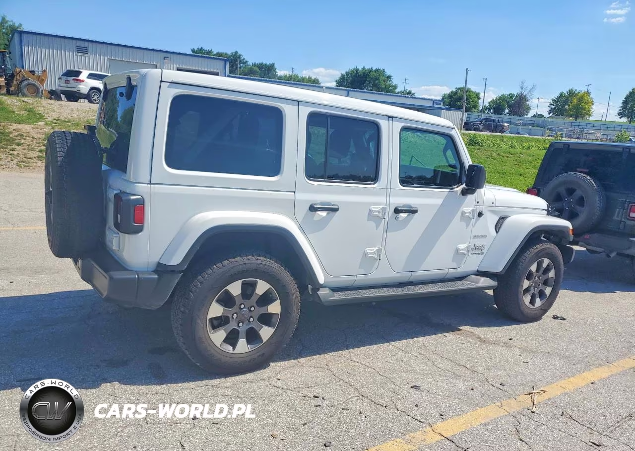 2021 Jeep Wrangler Unlimited Sahara VIN:1C4HJXEN4MW601573 - 3