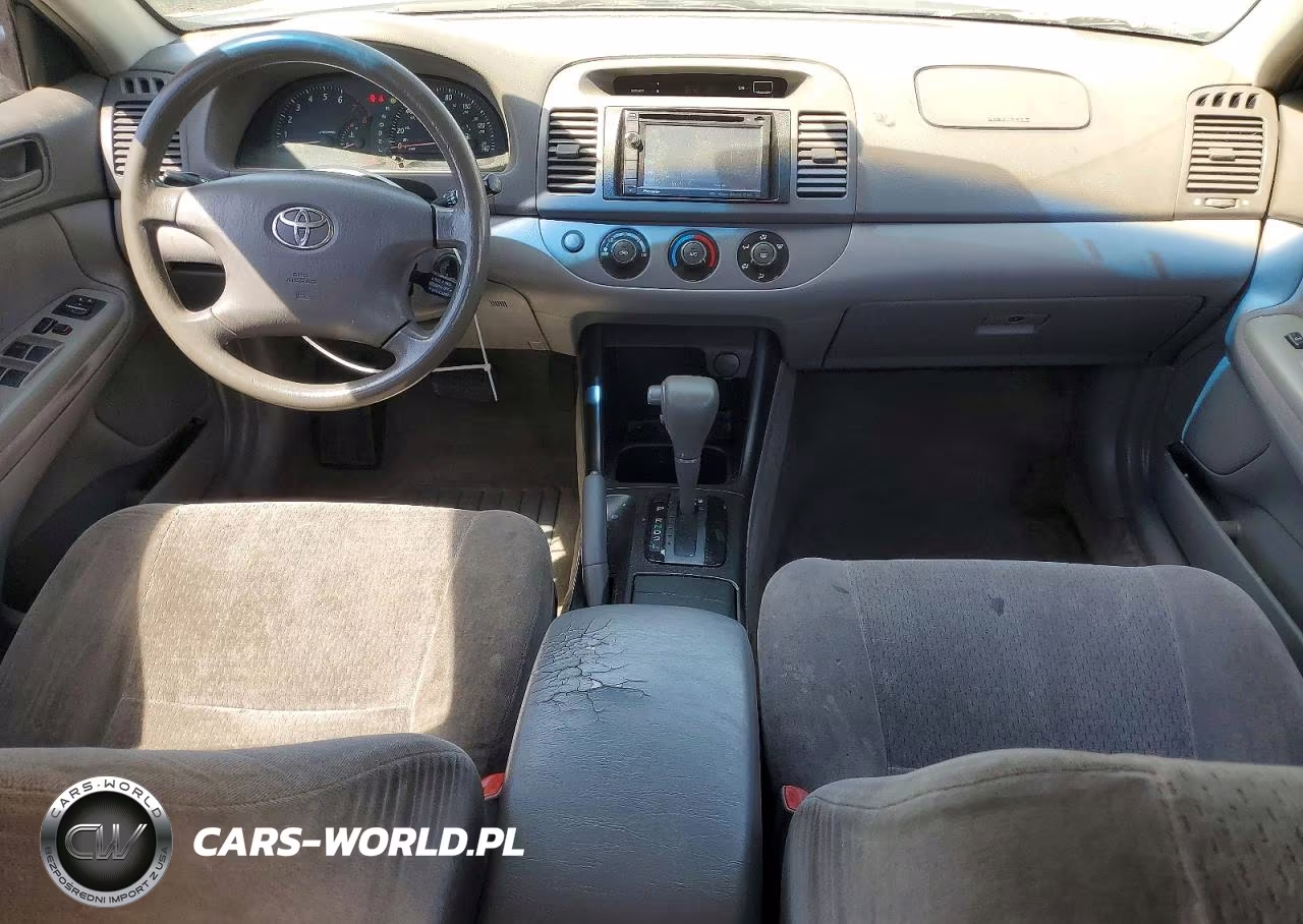 2004 Toyota Camry Le VIN:JTDBE32K440254567 - 8
