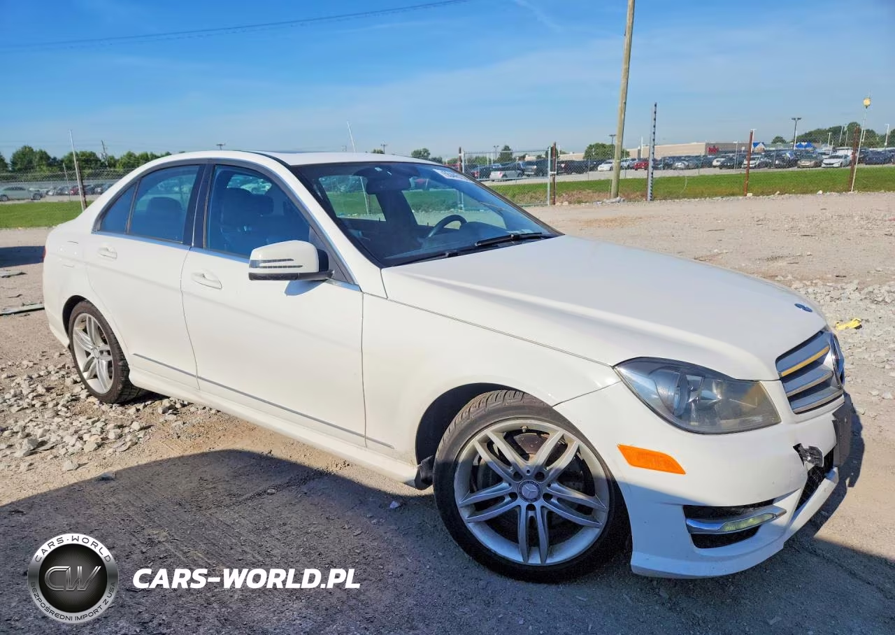 2013 Mercedes-Benz C 300 4Matic VIN:WDDGF8AB6DG118858 - 4