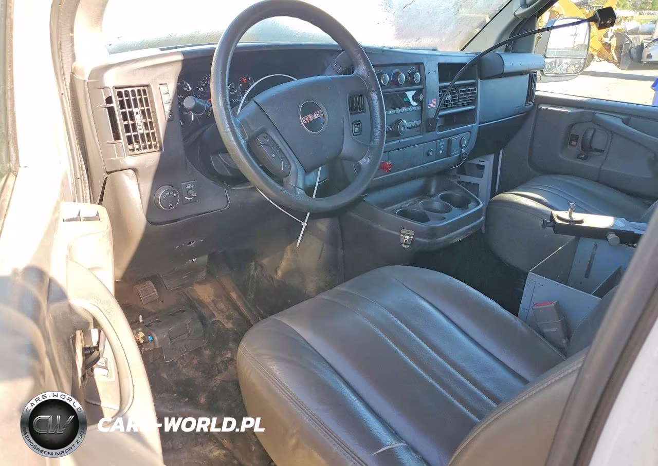 2015 GMC Savana G3500 VIN:1GTZ7TFG9F1112226 - 9