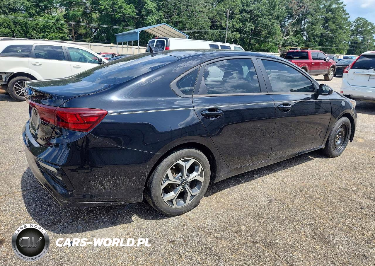 2021 Kia Forte Lxs VIN:3KPF24AD6ME389284 - 3