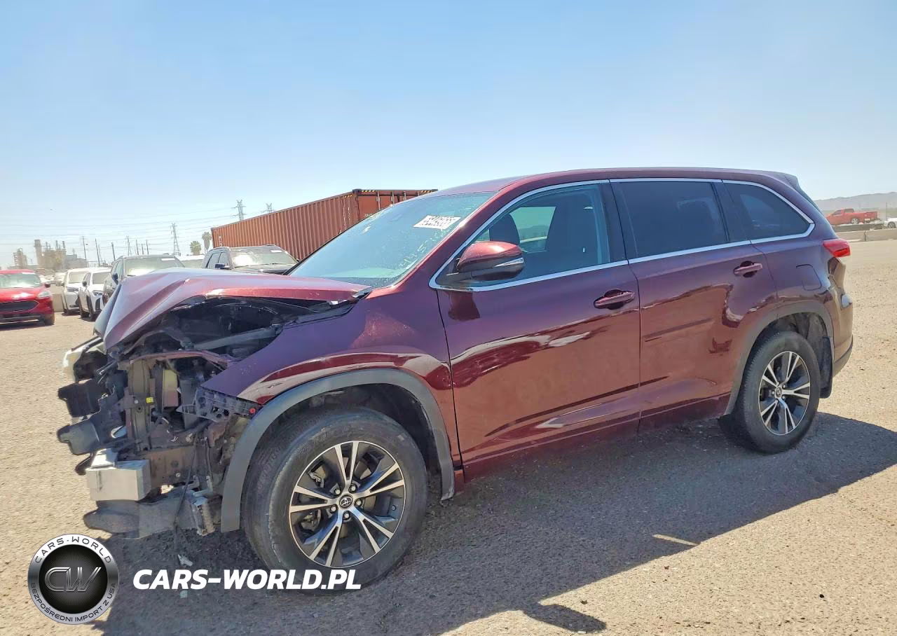2017 Toyota Highlander Le – zdjęcie 1 z 13