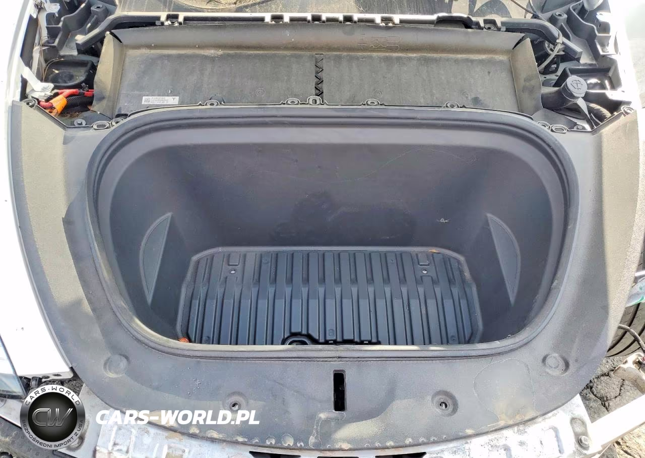 2023 Tesla Model Y VIN:7SAYGDEE3PA030678 - 11