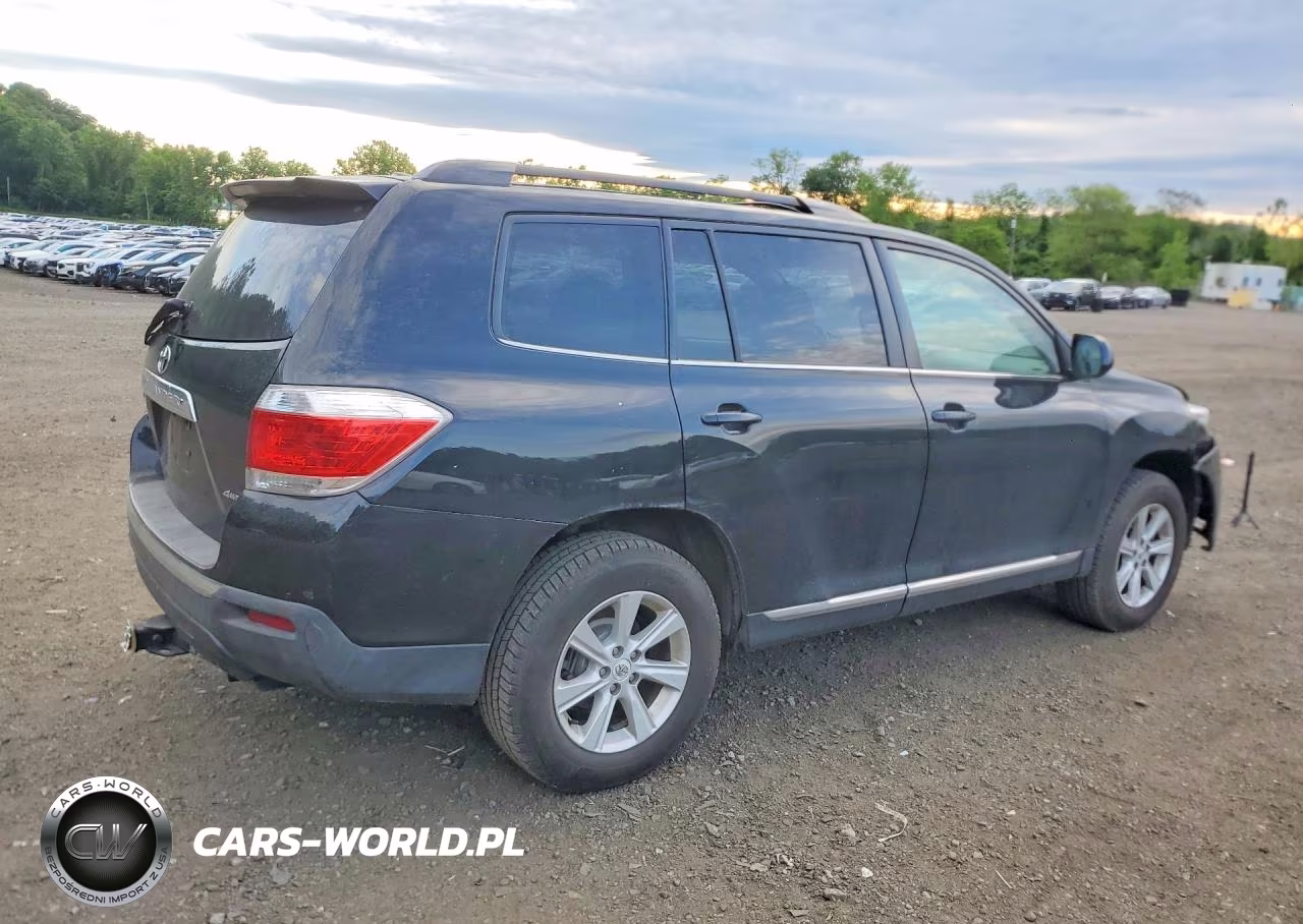 2011 Toyota Highlander Base VIN:5TDBK3EH7BS057931 - 3