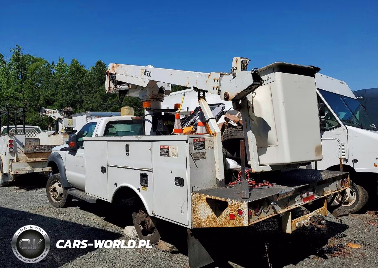2011 Ford F450 Super Duty VIN:1FDUF4GY5BEA31636 - 3
