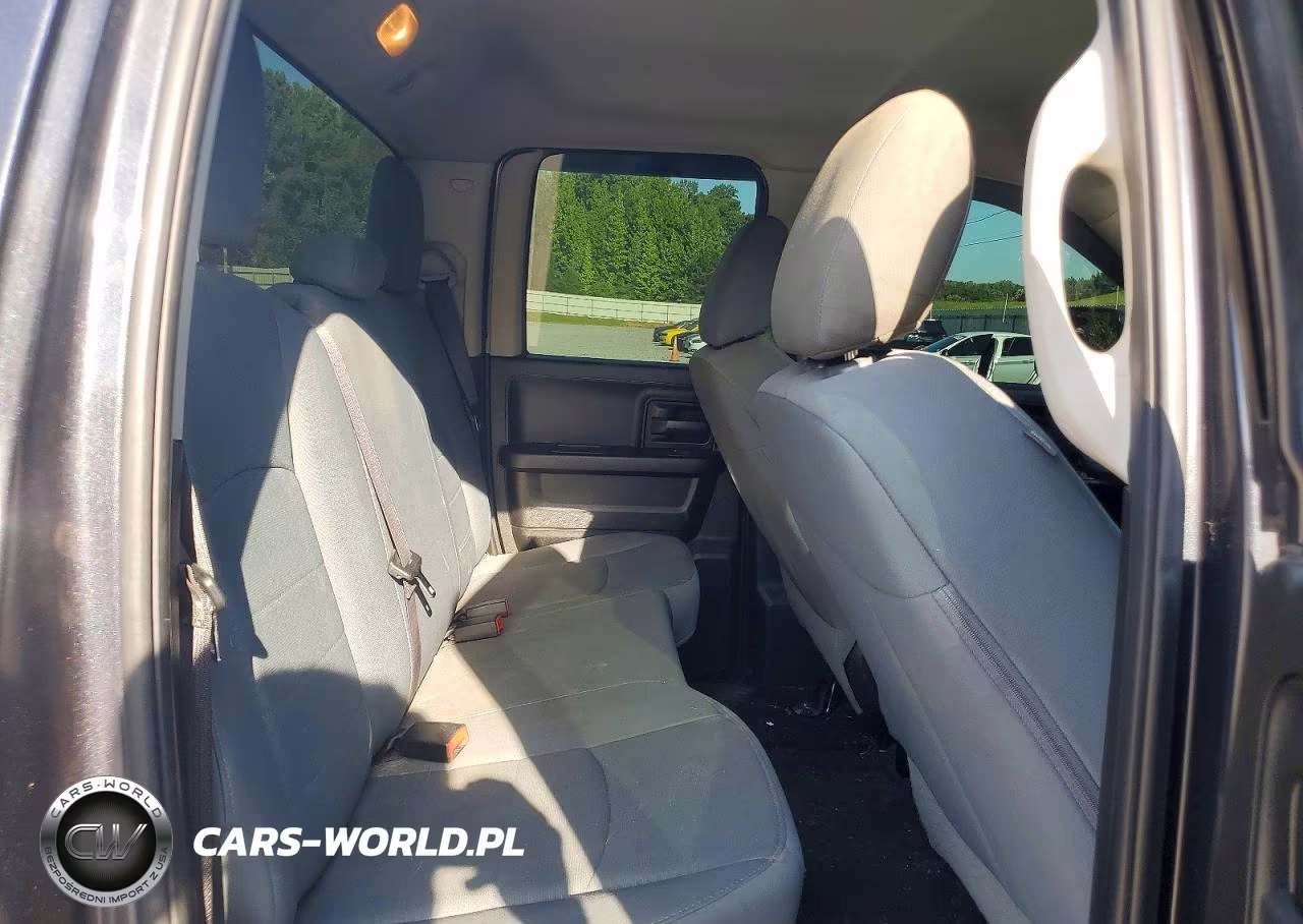 2019 Ram 1500 Classic Tradesman VIN:1C6RR6FG9KS628285 - 10