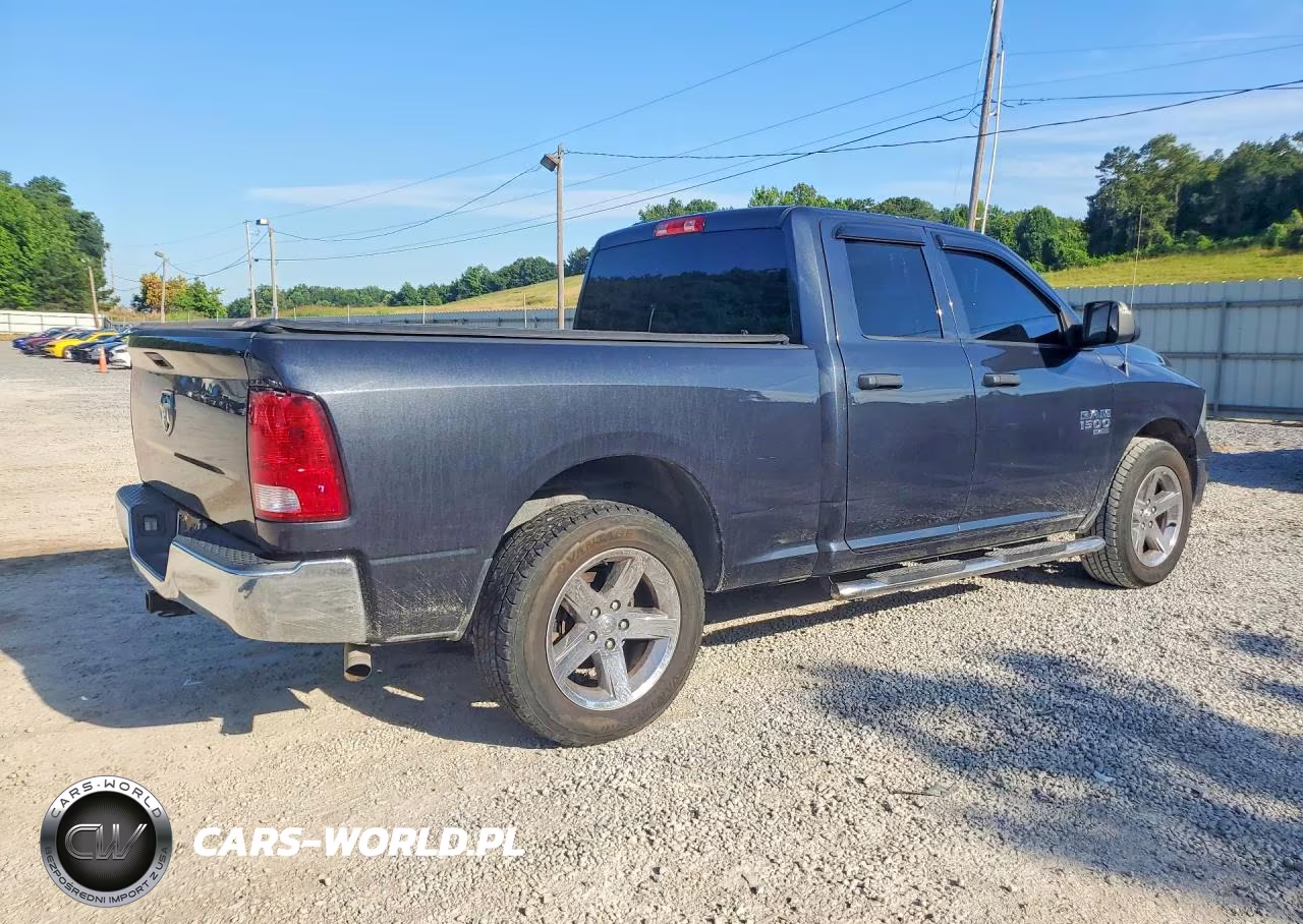 2019 Ram 1500 Classic Tradesman VIN:1C6RR6FG9KS628285 - 3