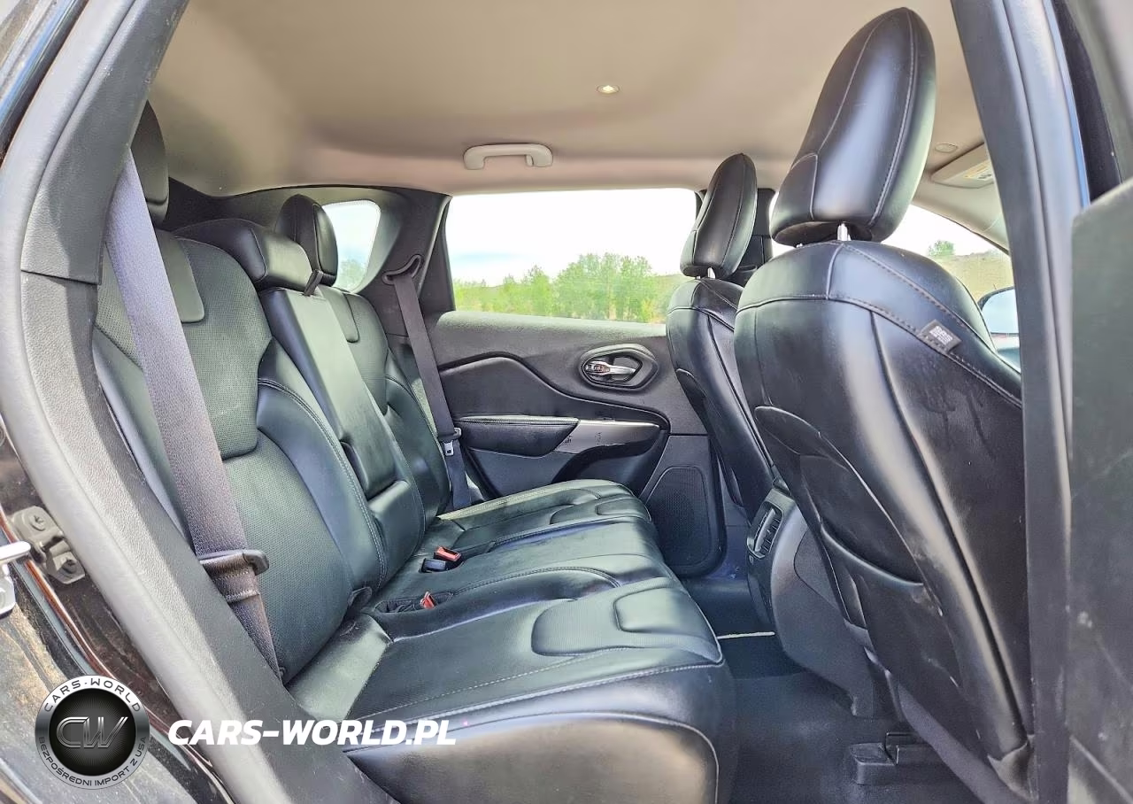 2022 Jeep Cherokee Latitude Lux VIN:1C4PJLMX6ND521180 - 11