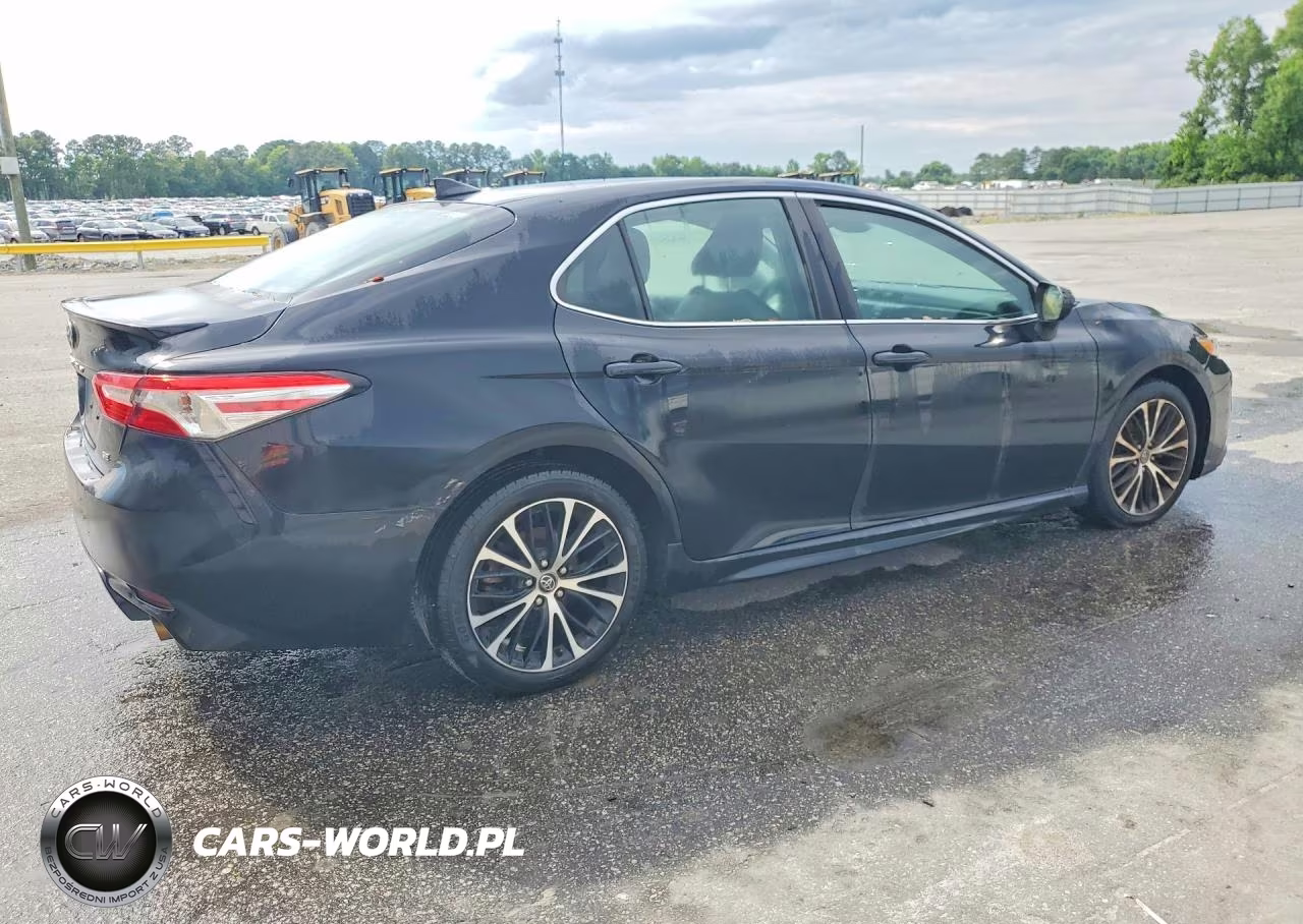 2020 Toyota Camry Se VIN:4T1G11AK3LU333626 - 3